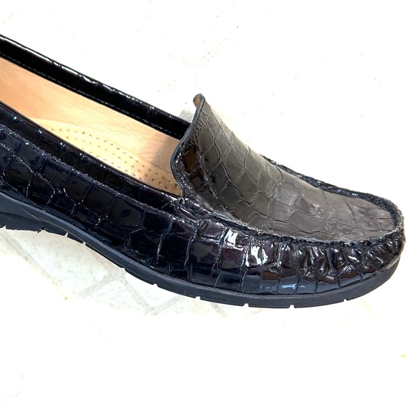 Reptile Texture Patent Leather Loafers - Picture 2 of 9